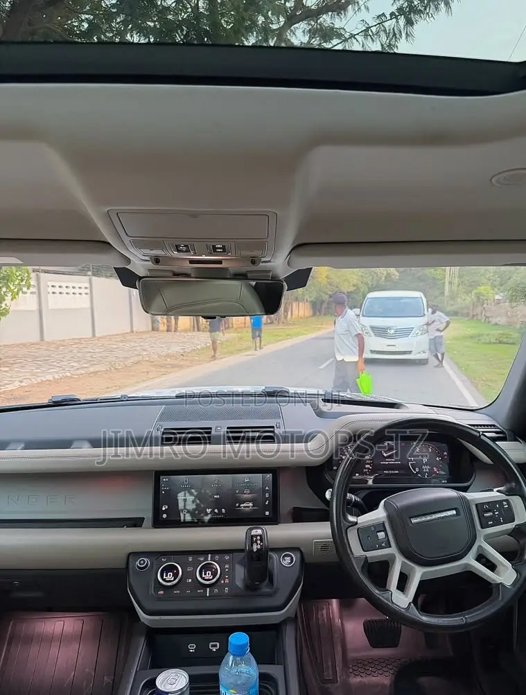 Land Rover Defender 2021 White