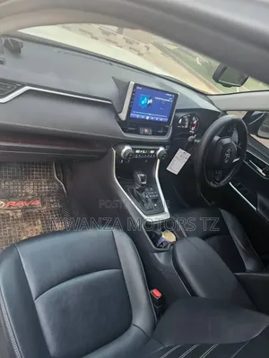 Toyota RAV4 Hybrid 2021 White