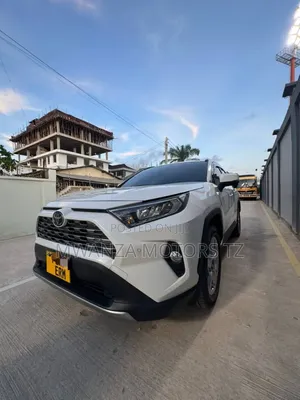 Toyota RAV4 Hybrid 2021 White