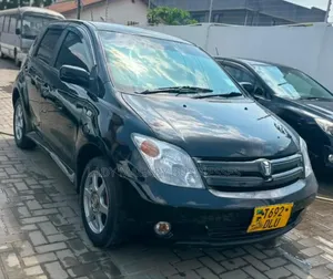 Toyota IST 2003 Black