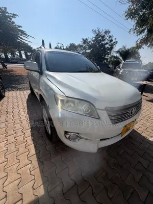 Toyota Vanguard 2008 White