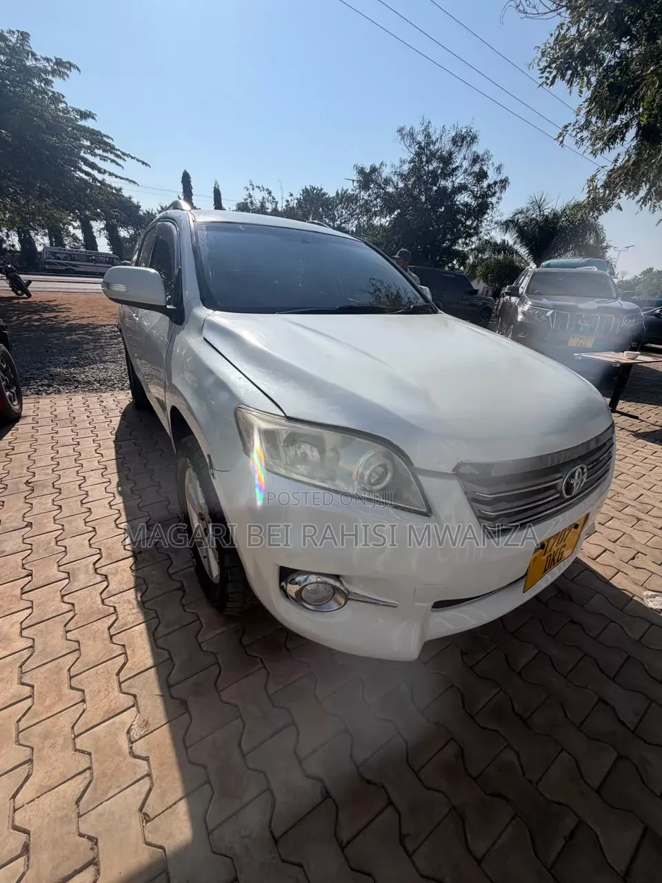 Toyota Vanguard 2008 White