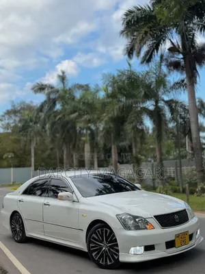 Toyota Crown 2006 White