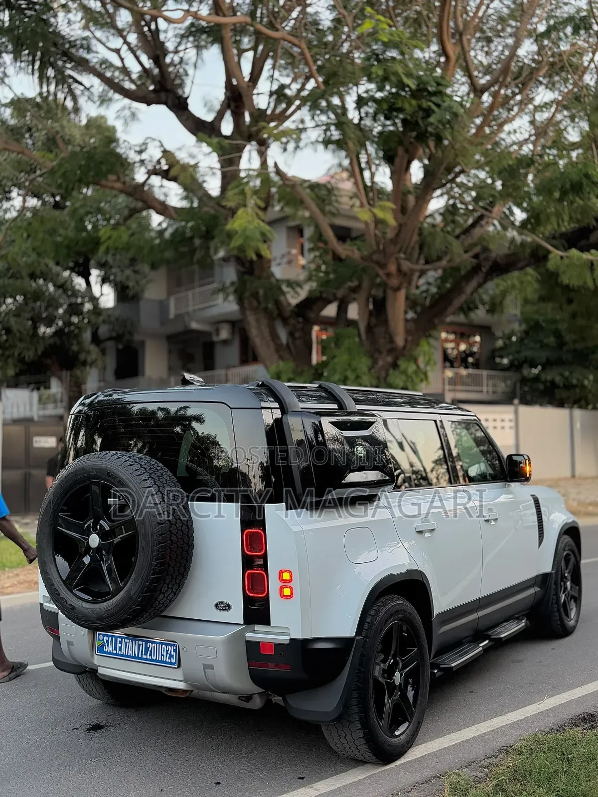 Land Rover Defender 2021 White