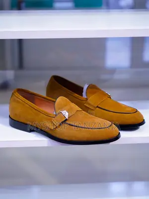 Mustard-Colored Gegina Gyna Suede Loafers