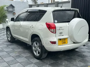 Toyota RAV4 2008 White