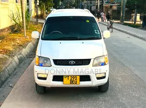 Toyota Noah 2001 White
