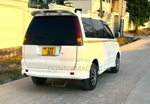 Toyota Noah 2001 White