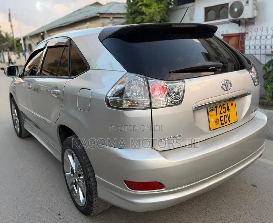 Toyota Harrier 2005 Silver