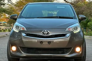 Toyota Ractis 2015 Gray