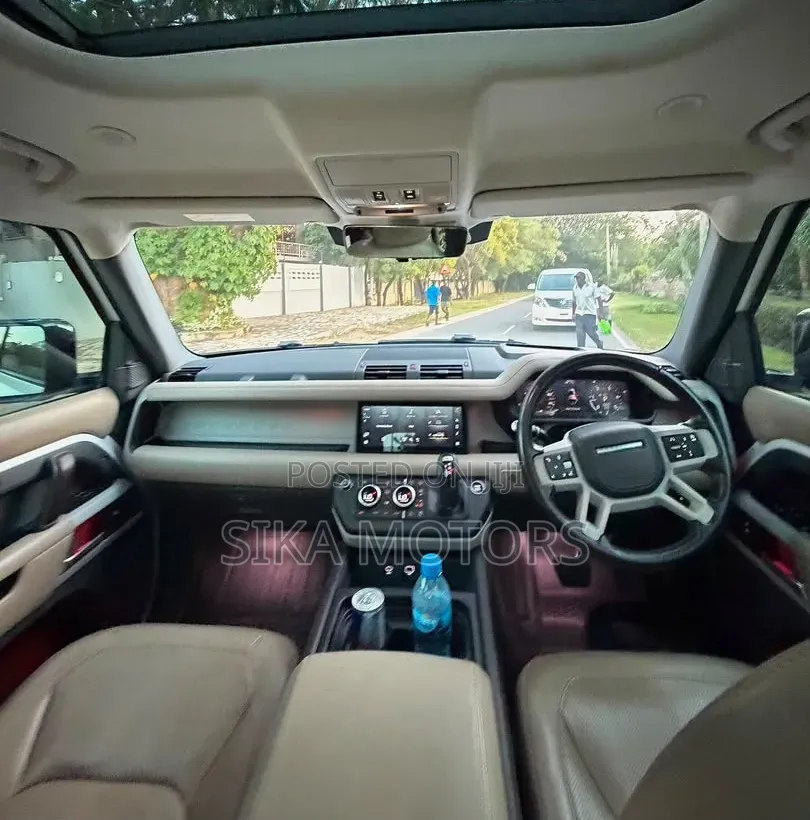 Land Rover Defender 2021 White