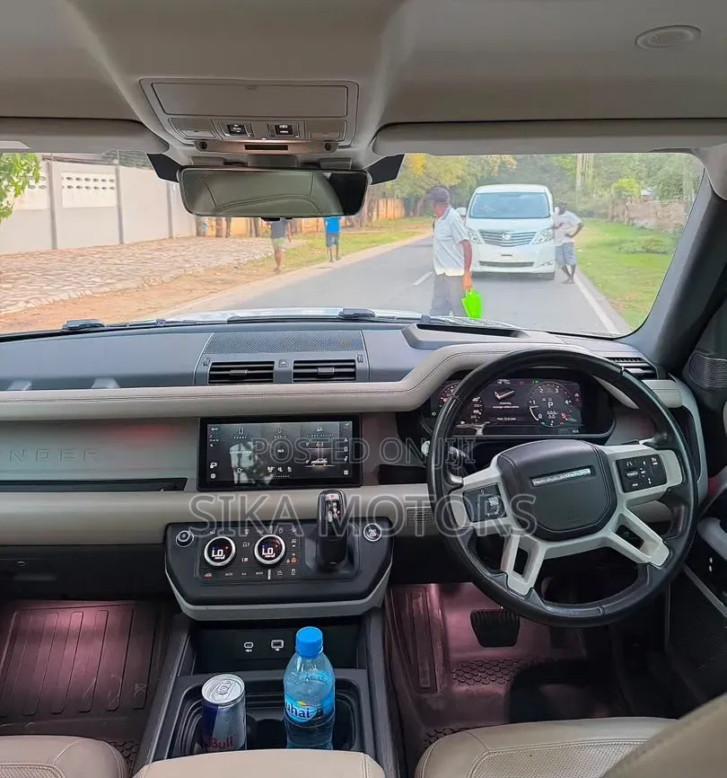 Land Rover Defender 2021 White