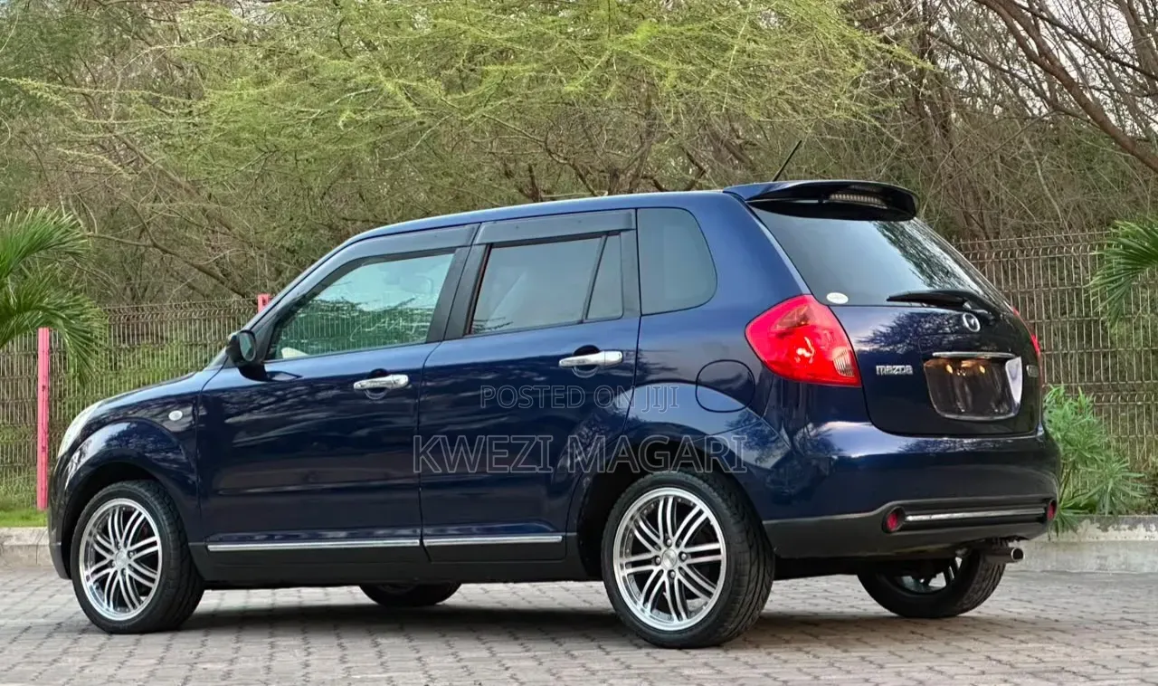 Mazda Verisa 2008 Blue