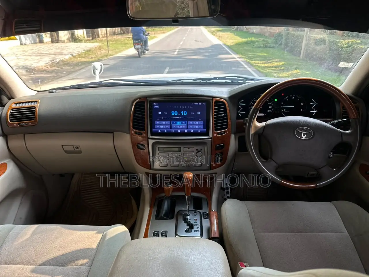 Toyota Land Cruiser 2004 White