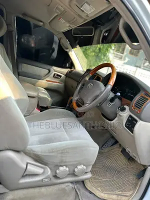 Toyota Land Cruiser 2004 White