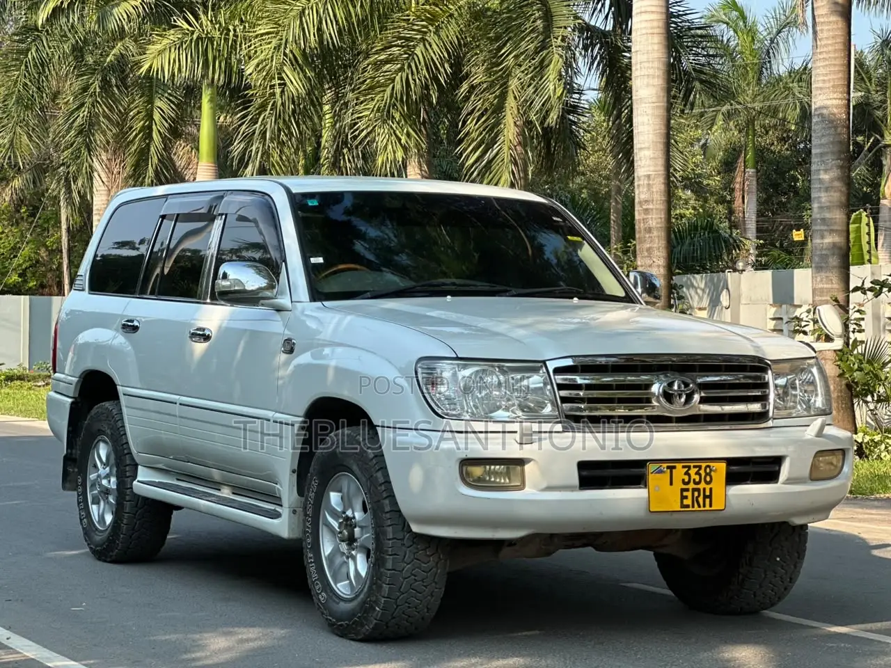 Toyota Land Cruiser 2004 White