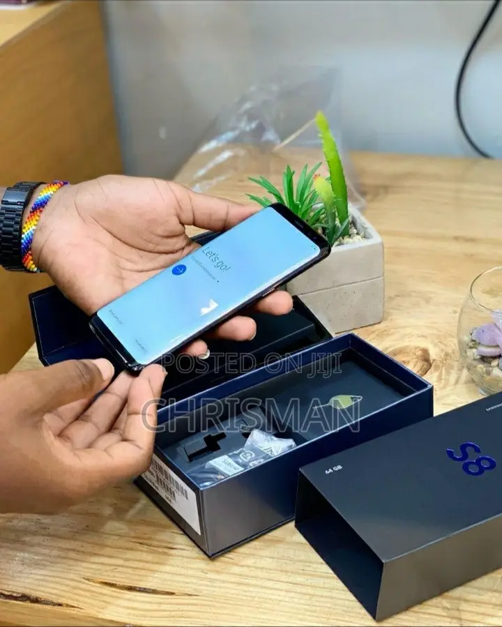 New Samsung Galaxy S8 64 GB Black