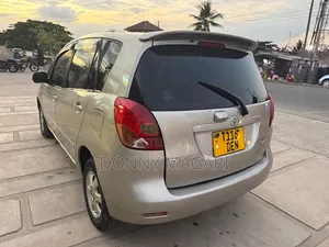 Toyota Corolla Spacio 2002 Gold