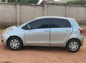 Toyota Vitz 2008 Silver