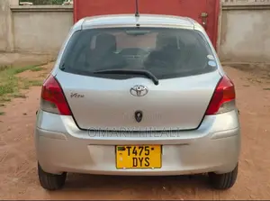 Toyota Vitz 2008 Silver