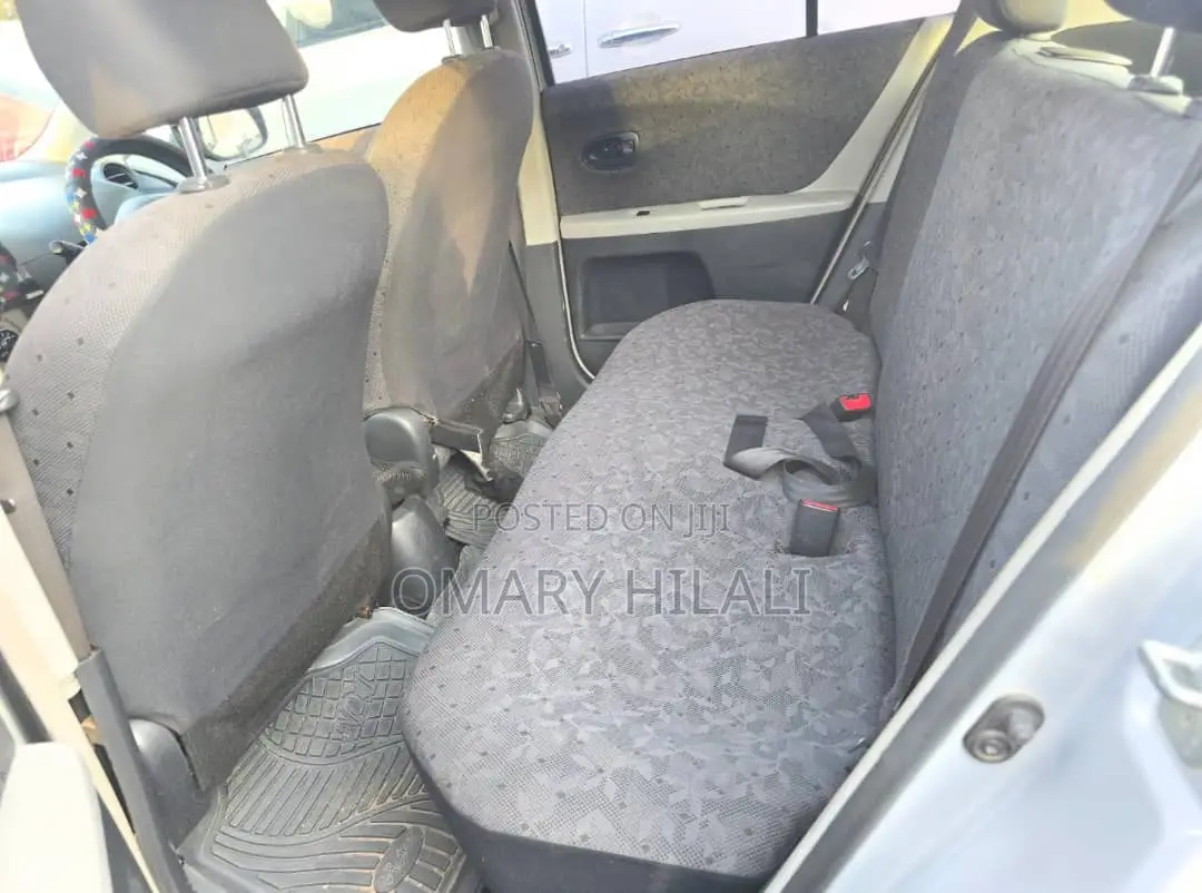 Toyota Vitz 2008 Silver