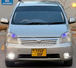 Toyota Raum 1.5 AWD 2005 Beige