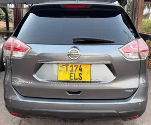 Nissan X-Trail 1.6 Diesel FWD 2014 Gray