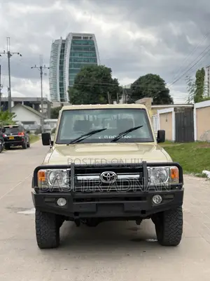 Toyota Land Cruiser 79 Series 2015 Beige
