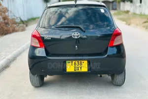 Toyota Vitz 2010 Black
