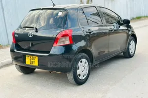 Toyota Vitz 2010 Black