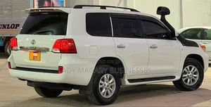 Toyota Land Cruiser 2008 White