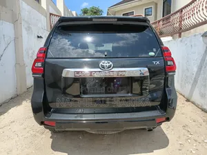 Toyota Land Cruiser Prado 2017 Black