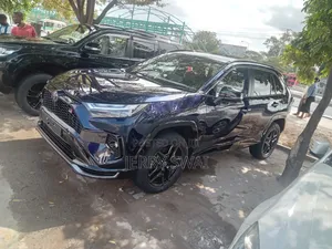 Toyota RAV4 Hybrid 2024 Blue