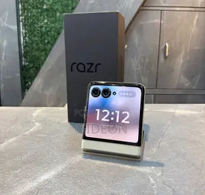 New Motorola Razr 2025 256 GB Gray