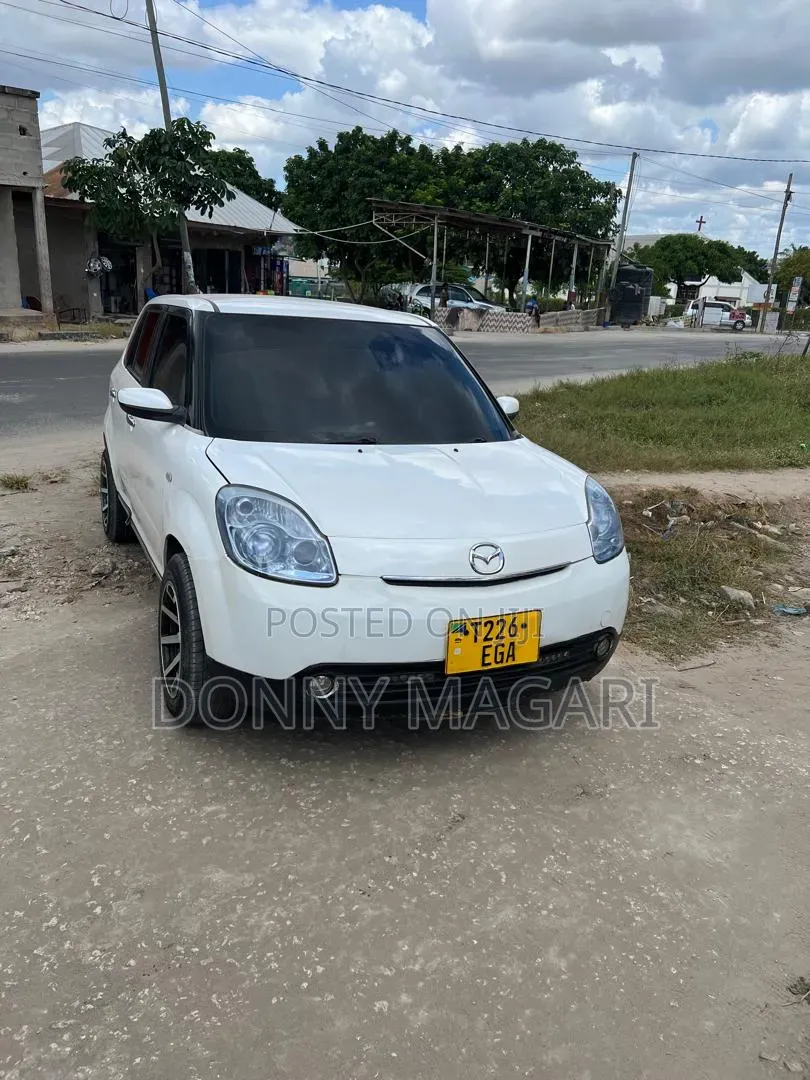 Mazda Verisa 2010 White