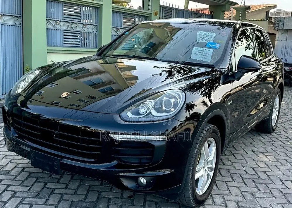 Porsche Cayenne Base AWD 2016 Black