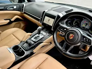 Porsche Cayenne Base AWD 2016 Black
