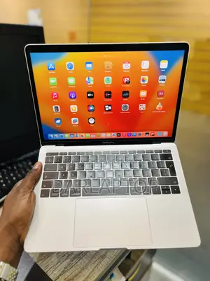 Laptop Apple MacBook Pro 2017 16GB Intel Core i7 SSD 256GB