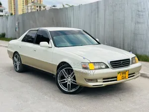 Toyota Cresta 2000 White
