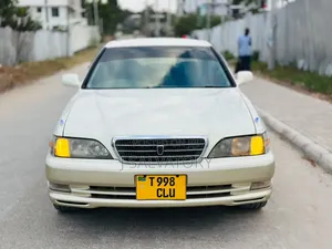 Toyota Cresta 2000 White