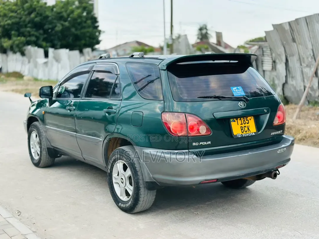 Toyota Harrier 2001 Green
