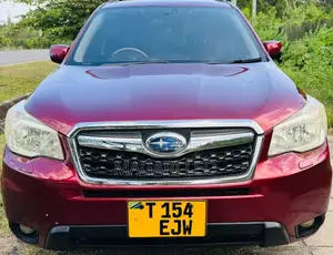 Subaru Forester 2.0XT Premium 4dr SUV AWD (2.0L 4cyl Turbo CVT) 2014