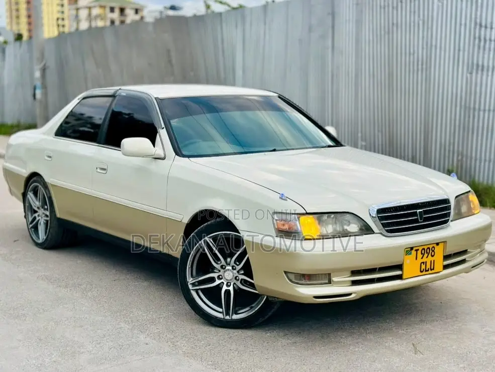 Toyota Cresta 2001 White