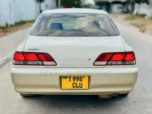 Toyota Cresta 2001 White