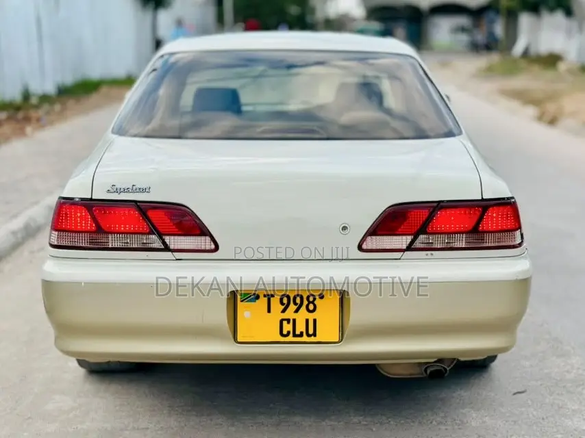 Toyota Cresta 2001 White