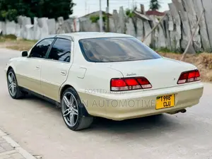 Toyota Cresta 2001 White