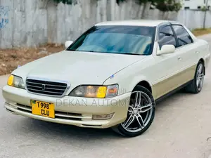 Toyota Cresta 2001 White