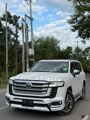 Toyota Land Cruiser 2024 White