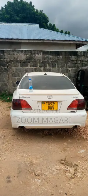 Toyota Crown 2006 White