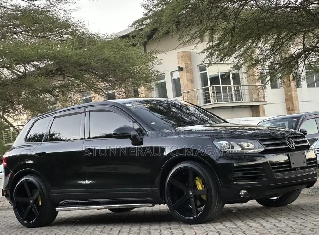 Volkswagen Touareg 2011 Black